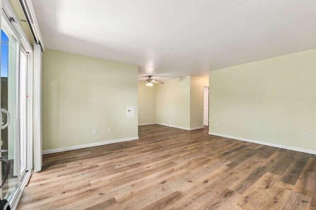 Building Photo - 6750 Beadnell Way