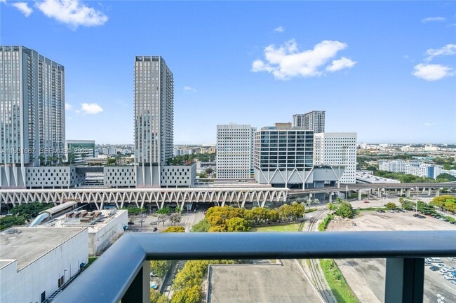 Building Photo - 11 NE 6th St