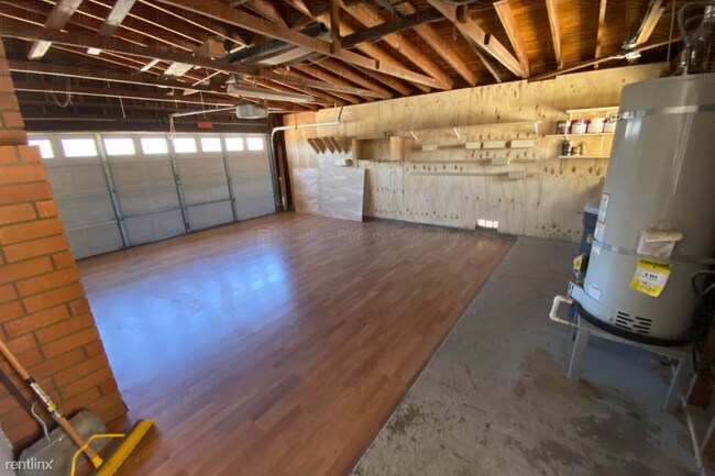 Building Photo - Room for Rent, 1 bath House - 109 Hercules...