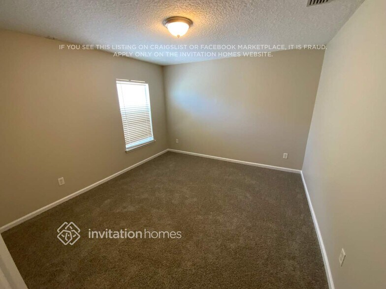 Building Photo - 251 Prince Phillip Dr