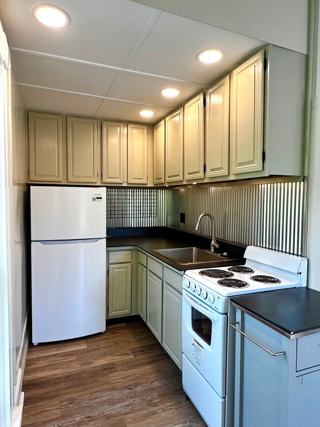 Building Photo - 82 E Lorain St