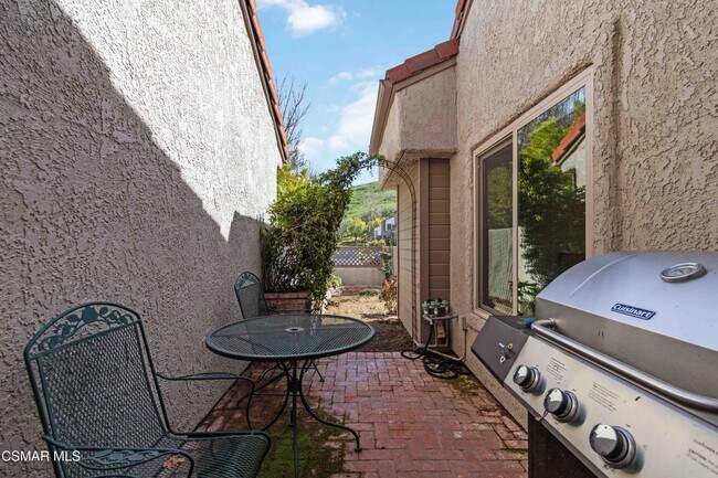 Building Photo - 646 Via Colinas