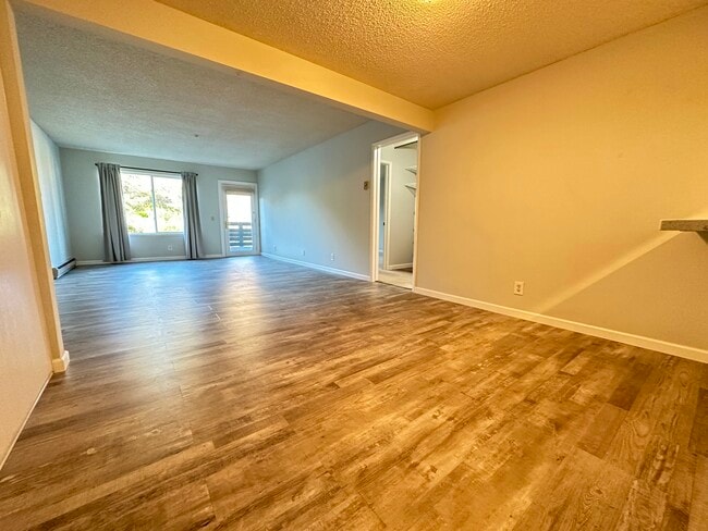 Building Photo - 4004 Farm Hill Blvd