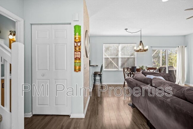 Building Photo - 272 Live Oak Ln