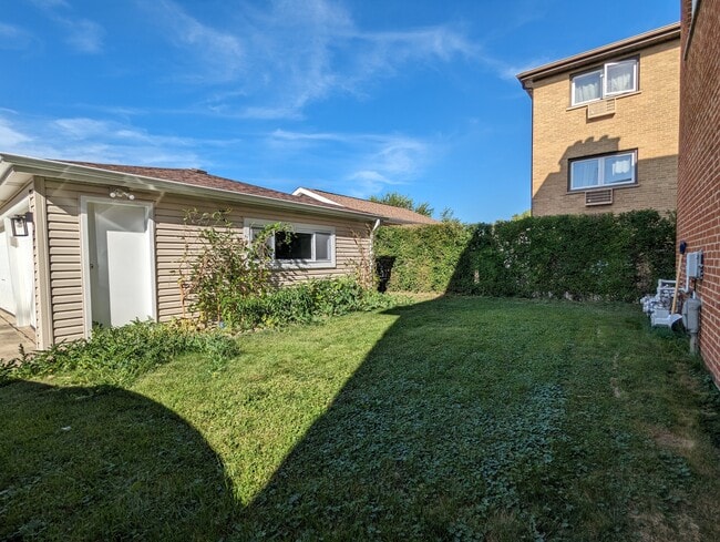 Building Photo - 700 Beau Ct