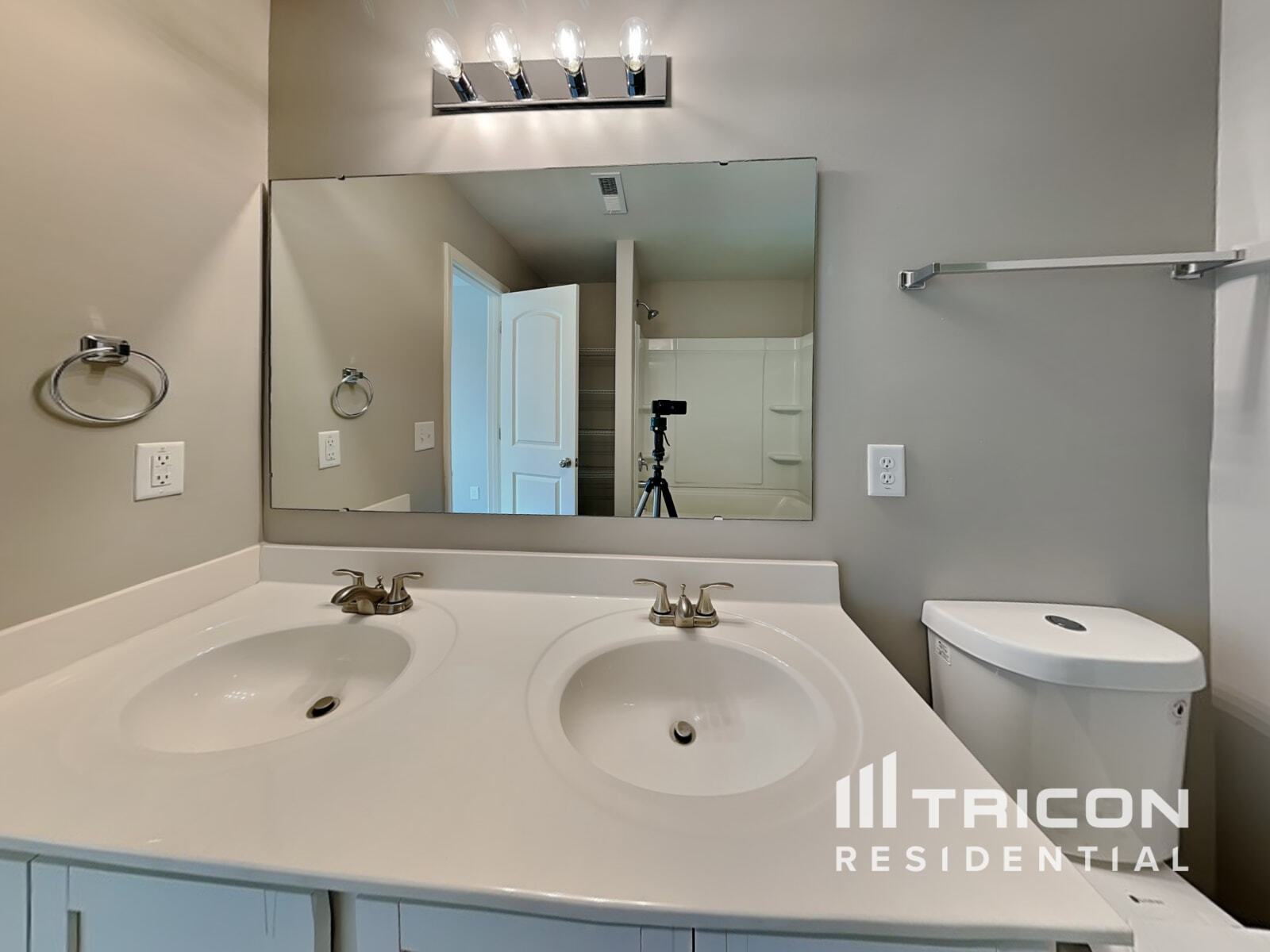 Building Photo - 437 Brookfield Dr