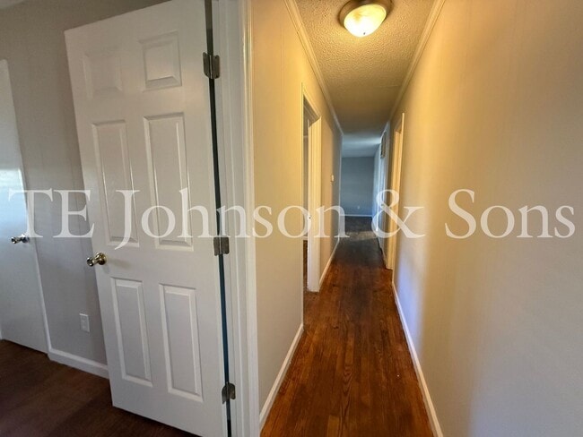 Building Photo - Charming 3BR/2BA Home with Hardwood Floors, Bonus Room & Outdoor Living