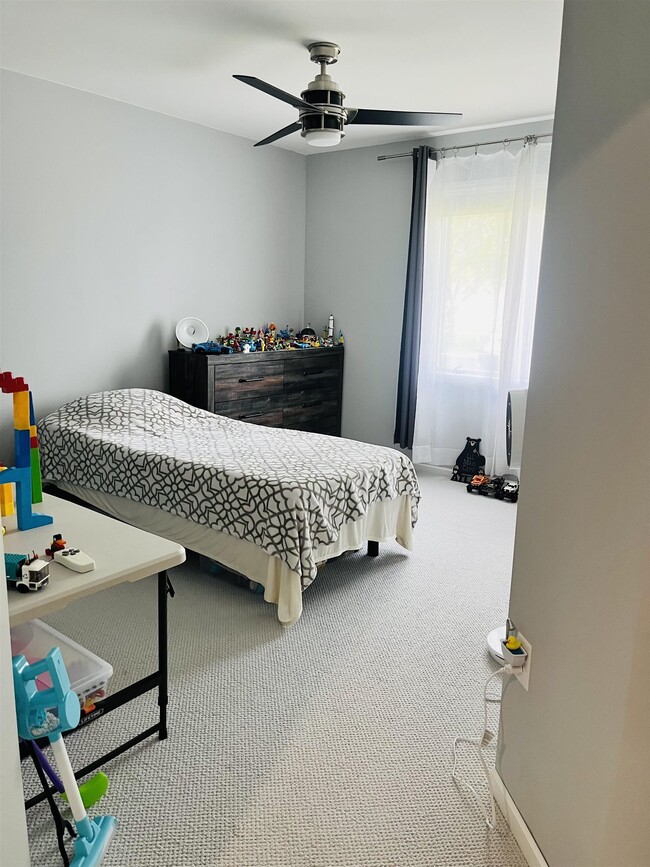 Building Photo - 1018 Ganser Dr