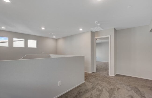 Building Photo - Don't miss this Top Notch 4 Bedroom, Beaut...