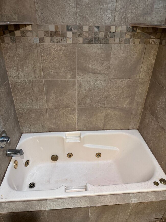 Building Photo - 29866 Carol Ave