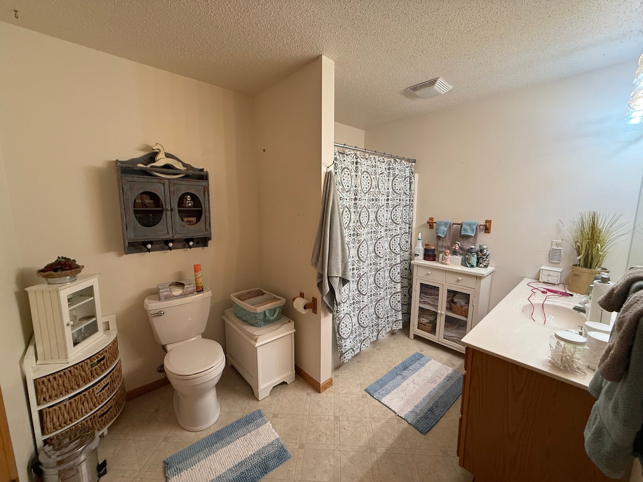 Building Photo - 3563 E Meadows Pl