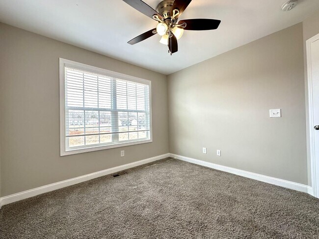 Building Photo - 1176 Meadowhill Ln