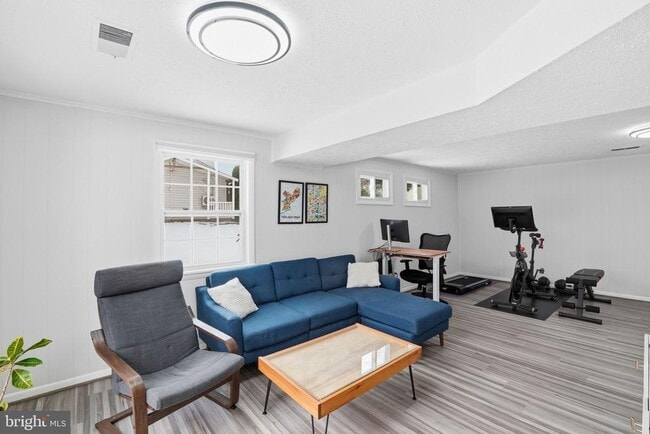 Building Photo - 2207 Victor Ct