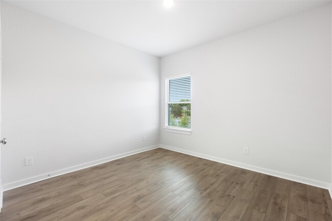 Building Photo - 8126 Brocken St