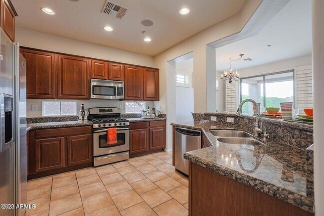 Building Photo - 41520 N River Bend Ct