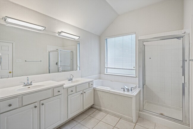 Building Photo - 1804 Montana Sky Dr
