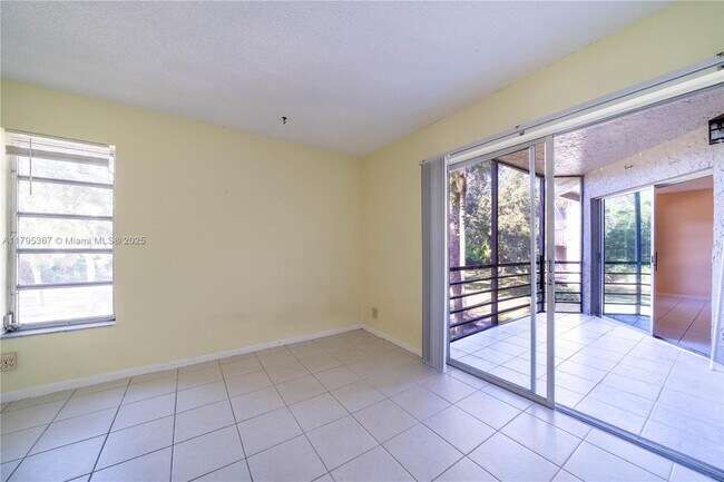 Building Photo - 3100 Riverside Dr