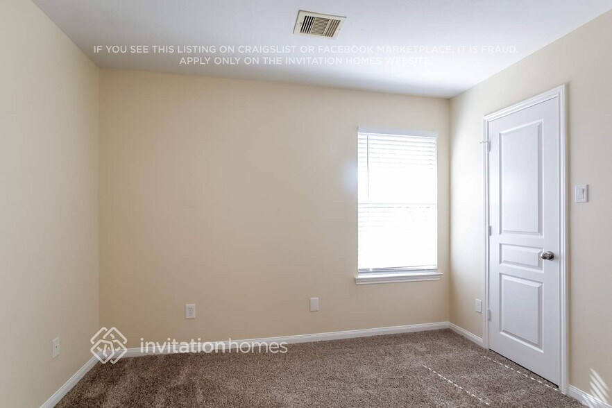 Building Photo - 13321 Enchanted Way