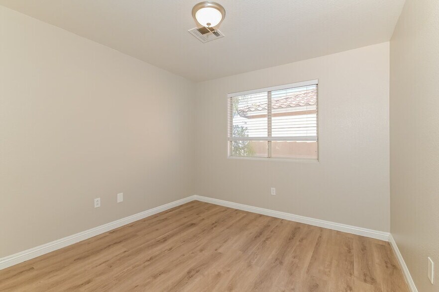 Building Photo - 5758 Old Colony Dr