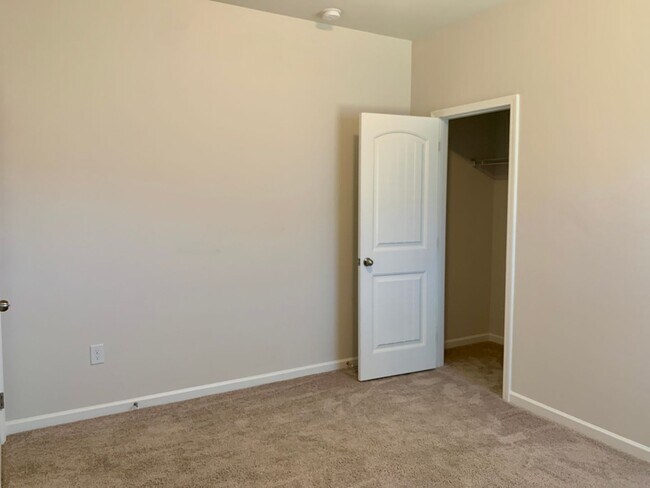 Building Photo - Beautiful Ranch Home in Sanford, Available...