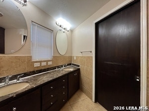 Building Photo - 2331 W Magnolia Ave