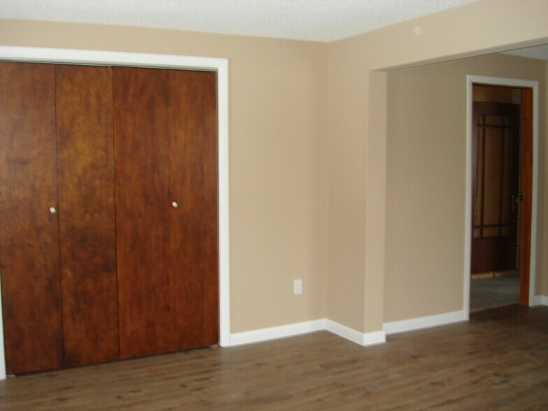 Bedroom 11 - 34 Dwight St
