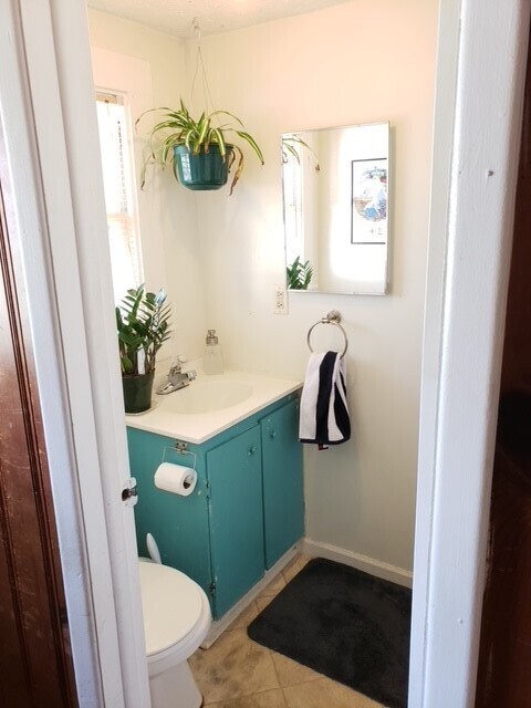 rear bathroom, with stand up shower - 207 E Vermilya Ave