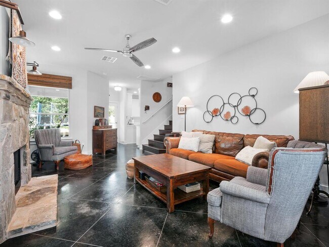 Building Photo - 10103 Twin Lake Loop