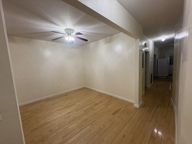 Building Photo - 413 Georges Pl