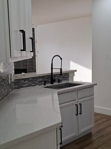 Building Photo - 8311 Caraway Lake Cir