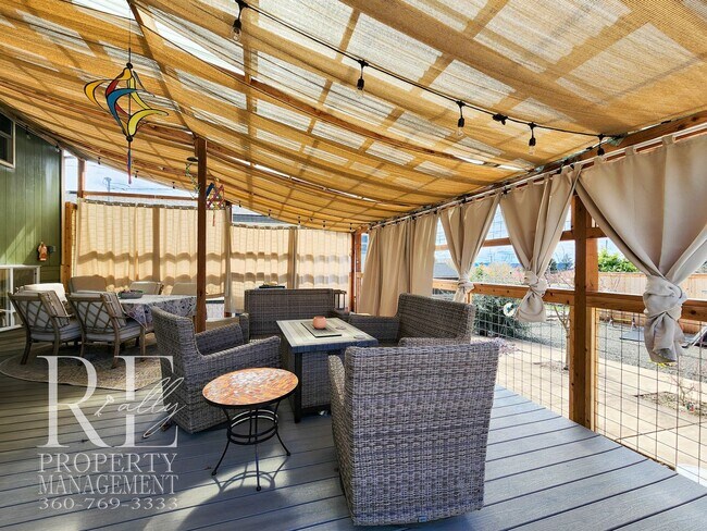 Building Photo - 2113 Brashem Ave