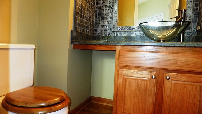 Building Photo - 367 Hunterdon Ct