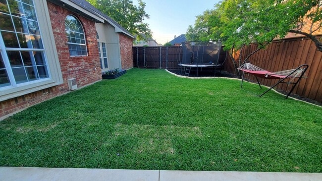 Building Photo - 2416 McCarran Dr