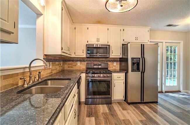 Building Photo - 108 Riley Way