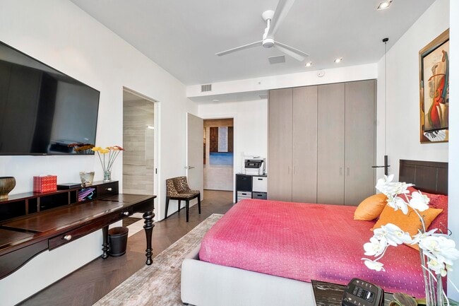 Building Photo - 2200 N Ocean Blvd