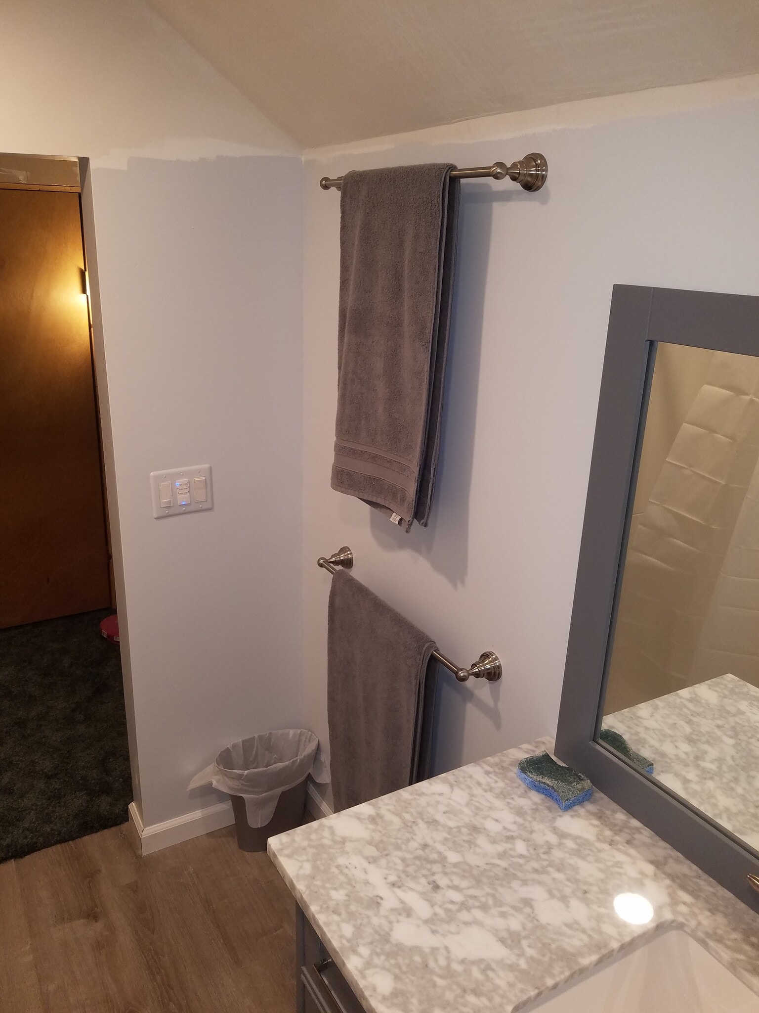 Bathroom Towel Racks - 1117 5th Ave