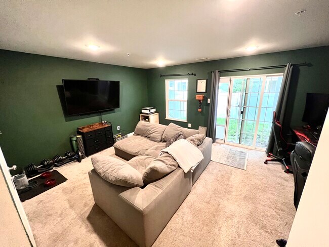 Building Photo - 8355 Daydream Cres