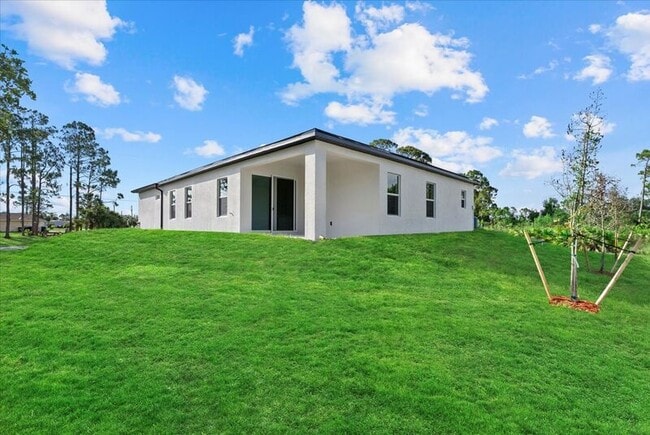Building Photo - 1486 Ardisia St