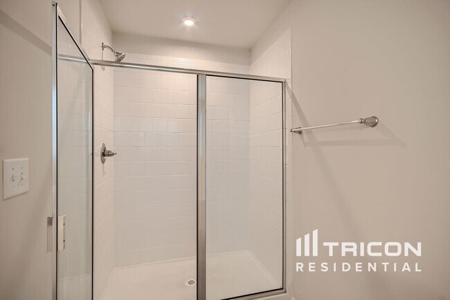 Building Photo - 1302 Harkey Creek Dr