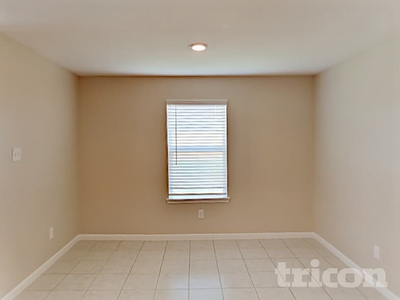 Building Photo - 512 Red Dusk Paint Dr