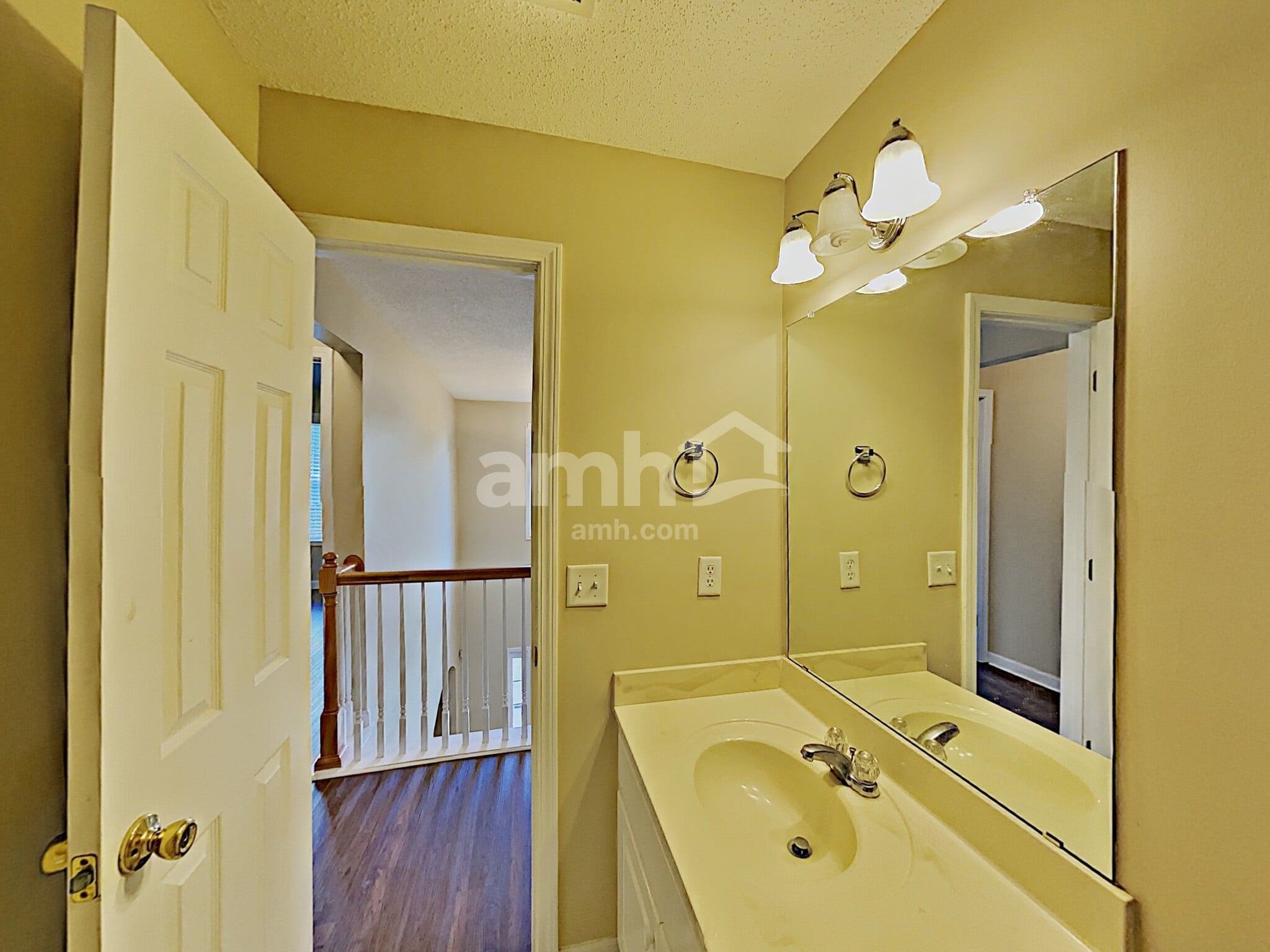 Building Photo - 429 The Gables Dr