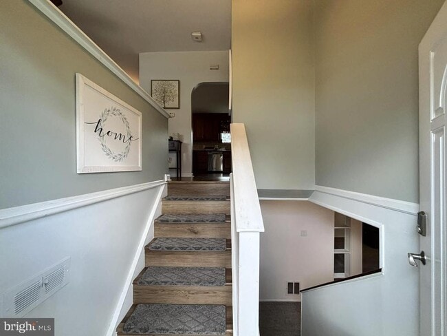 Building Photo - 30 Estate Rd