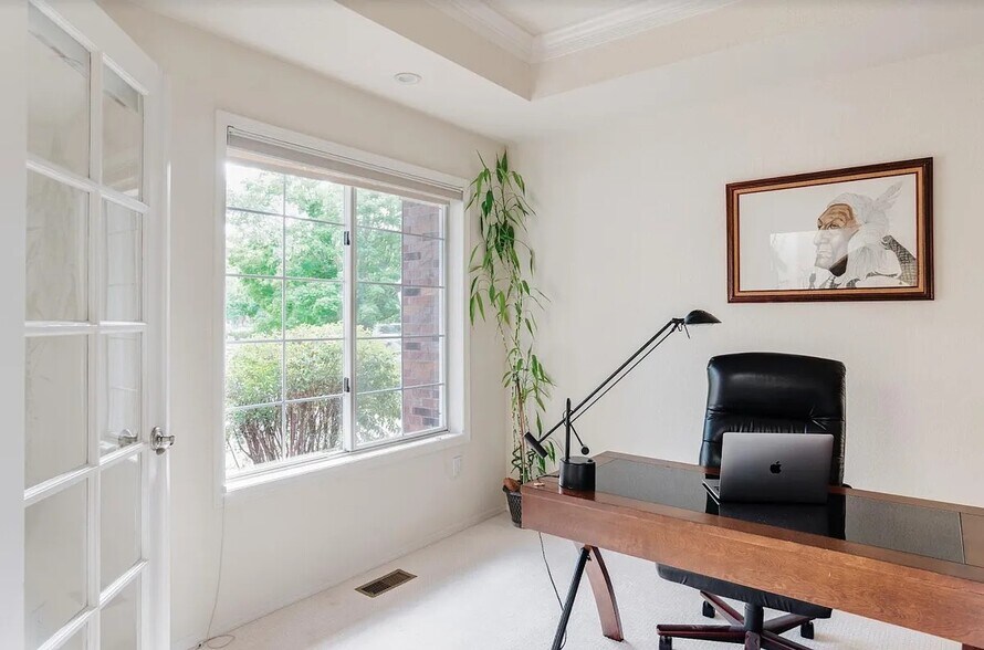 Building Photo - 995 Quince Ave