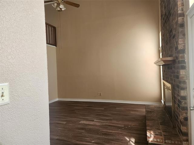 Building Photo - 7102 Lo Chalmers Ln