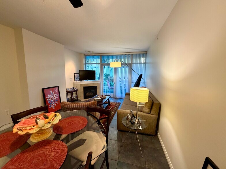 Building Photo - 850 Beech St