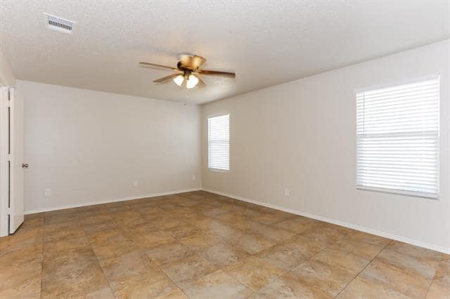 Building Photo - 2109 Doecrest Dr