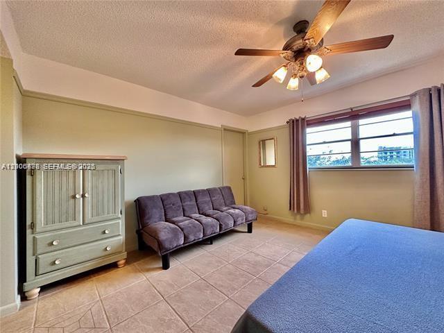 Building Photo - 608 NE 2nd St