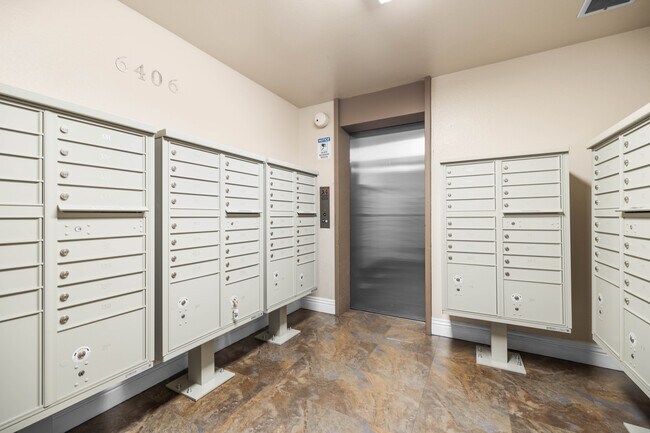 Building Photo - 6202 Friars Rd