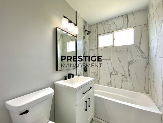 Building Photo - Updated 3 Bedroom Home in Gary