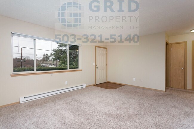 Building Photo - Newly Remodeled 2 Bedroom Apartment in Mt. Tabor - $500 MOVE IN SPECIAL!
